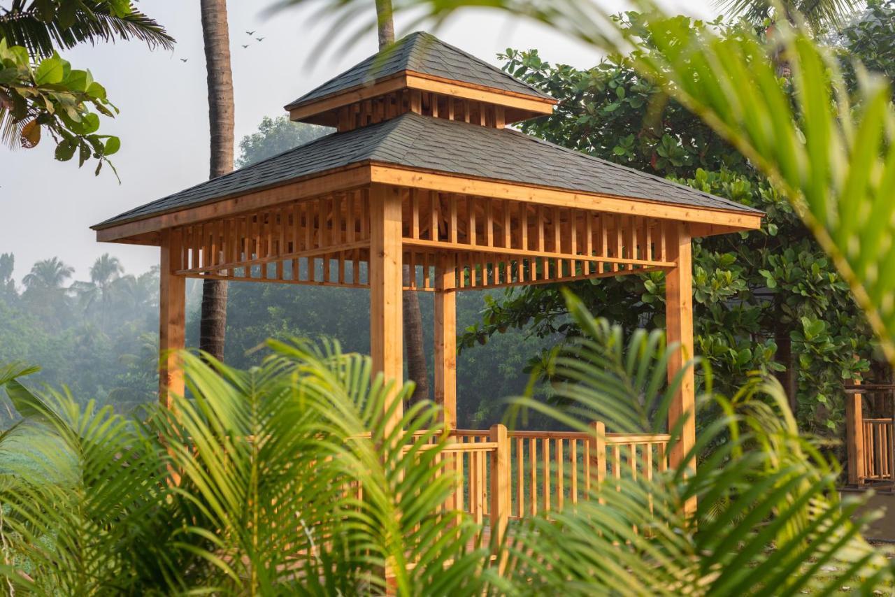 Paramount Riverfront Resort & Spa, Karjat Buitenkant foto