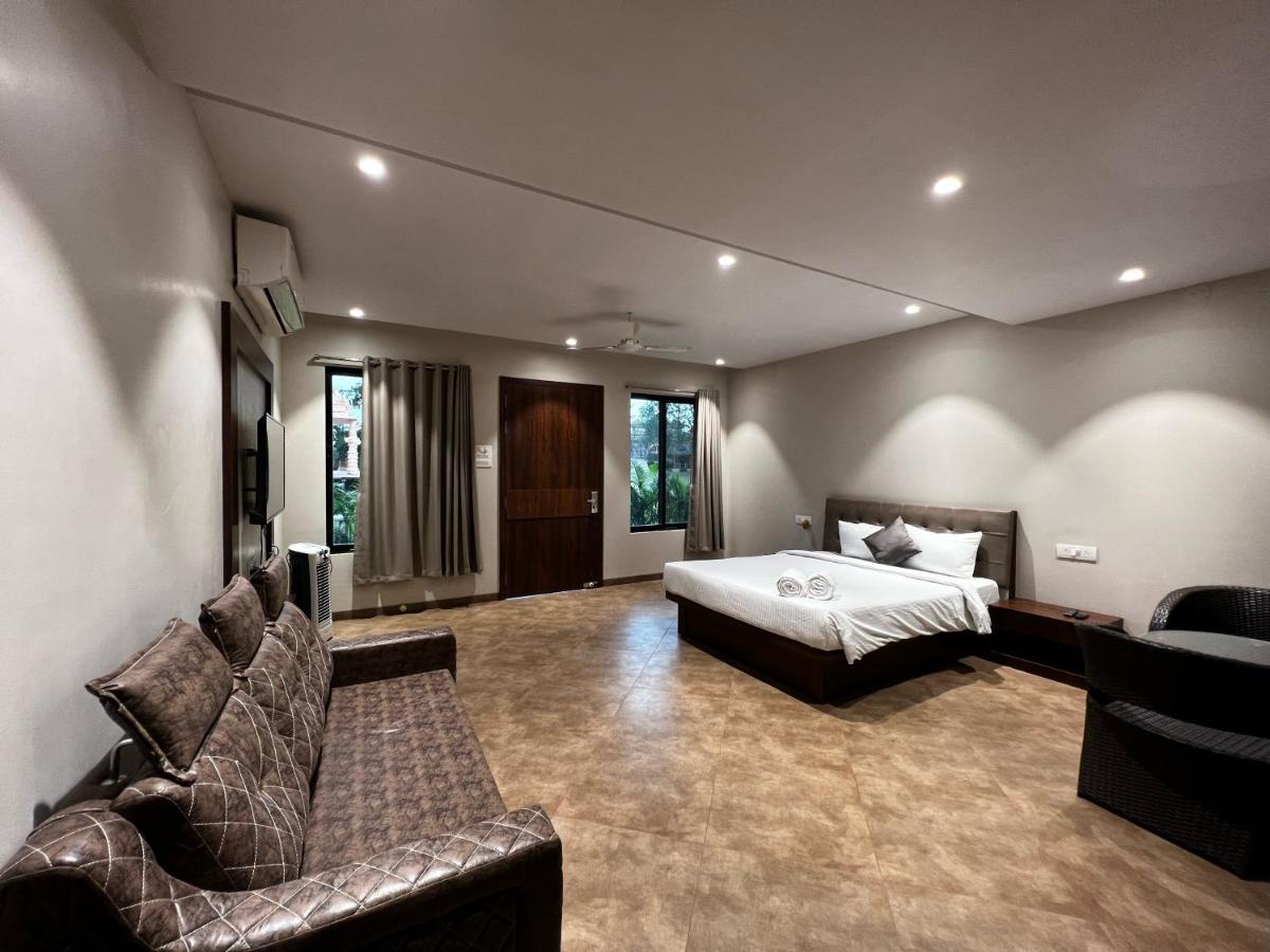 Paramount Riverfront Resort & Spa, Karjat Buitenkant foto