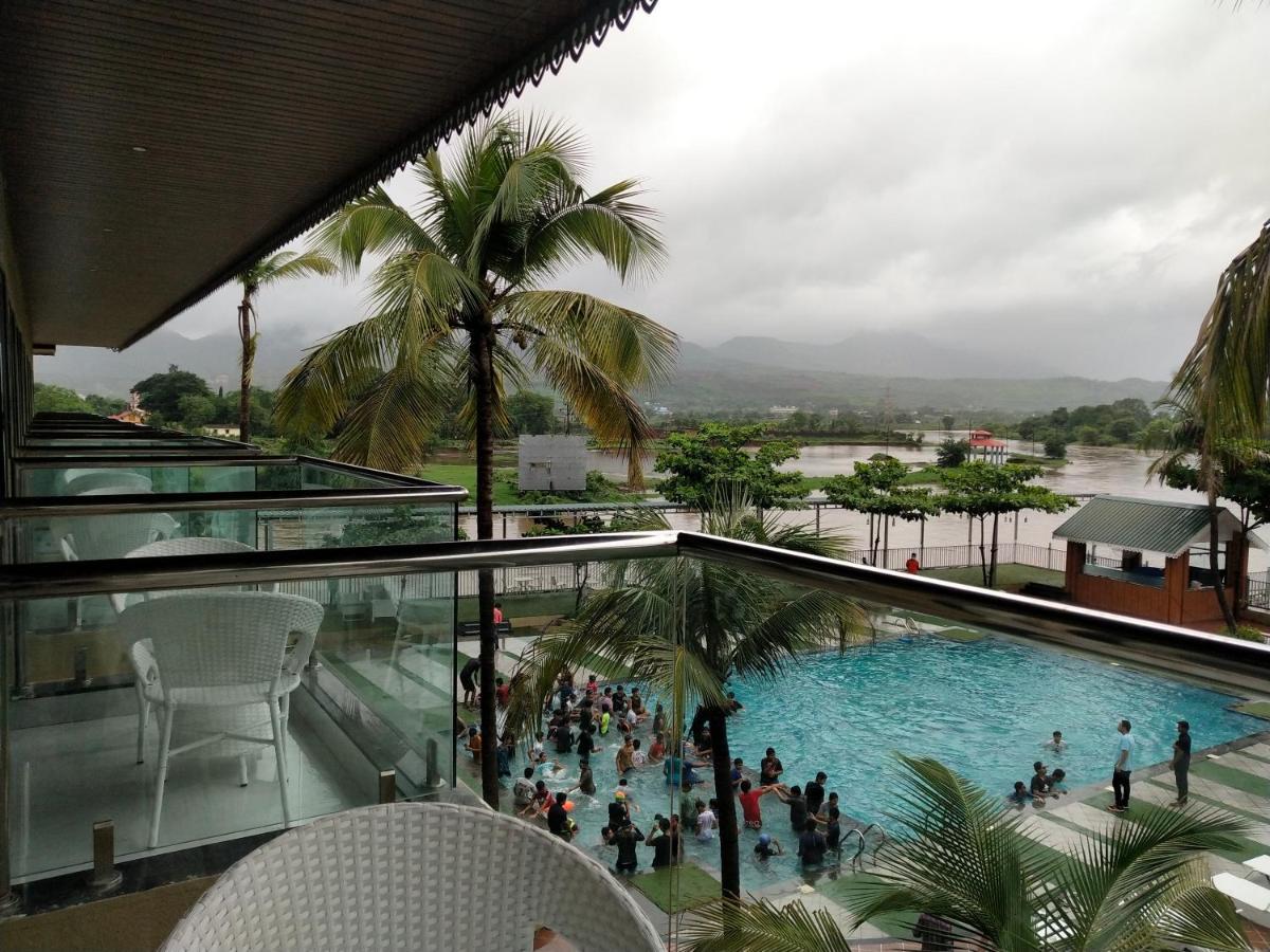 Paramount Riverfront Resort & Spa, Karjat Buitenkant foto