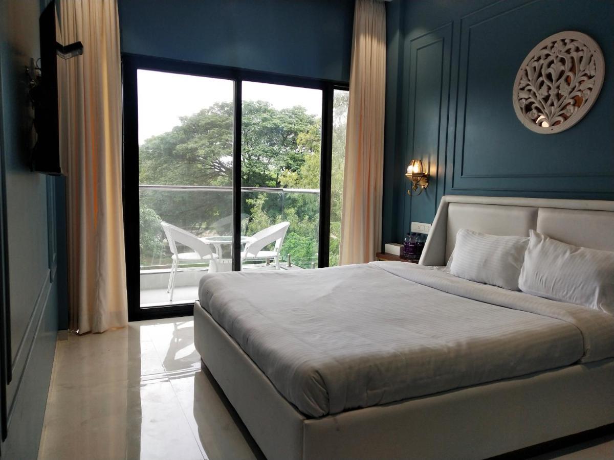 Paramount Riverfront Resort & Spa, Karjat Buitenkant foto