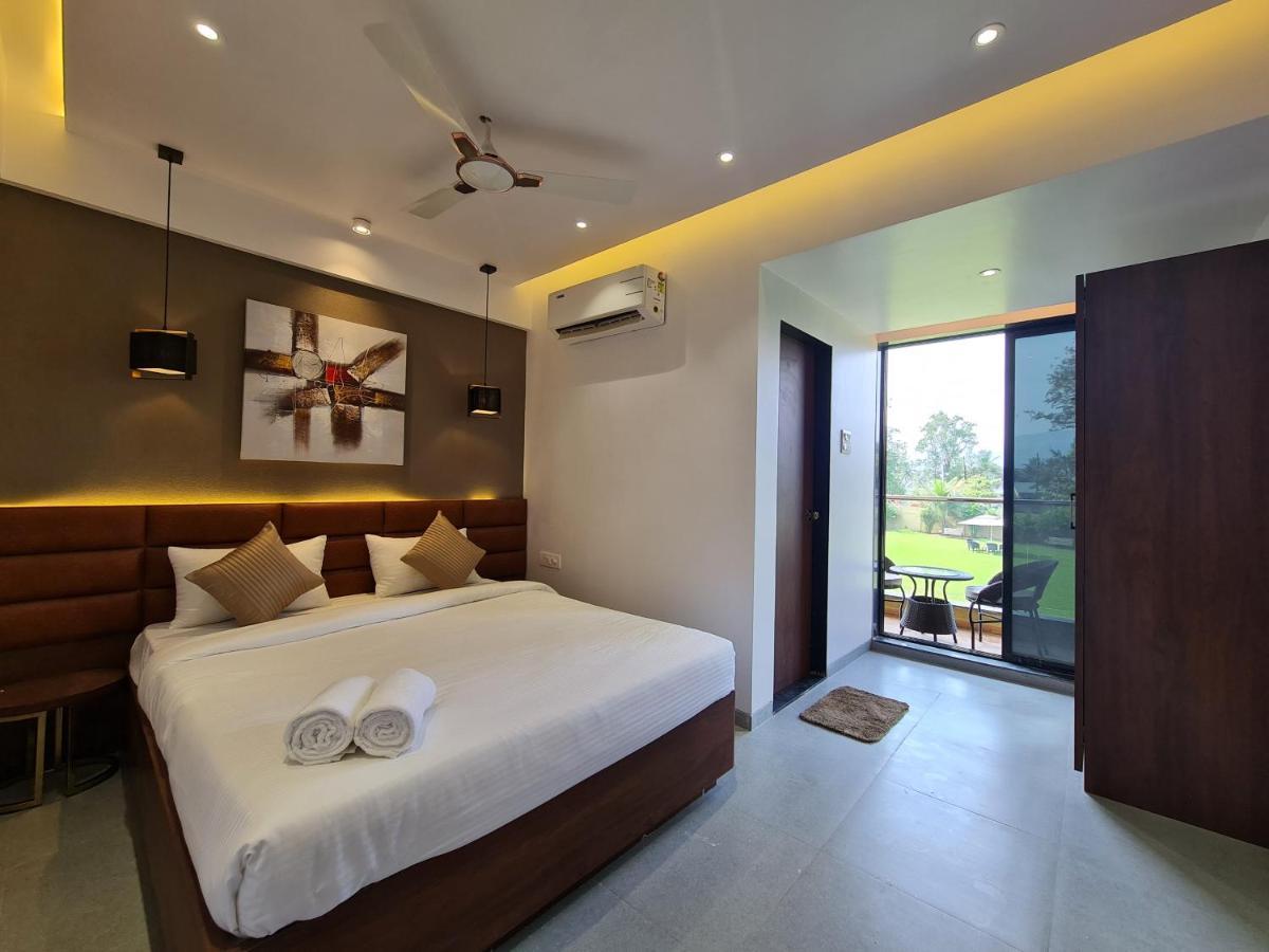 Paramount Riverfront Resort & Spa, Karjat Buitenkant foto