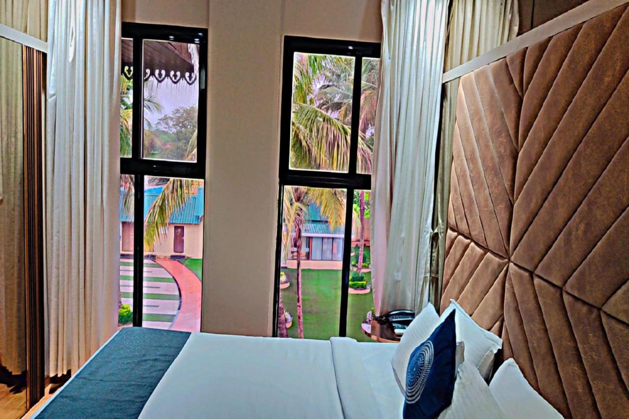 Paramount Riverfront Resort & Spa, Karjat Buitenkant foto