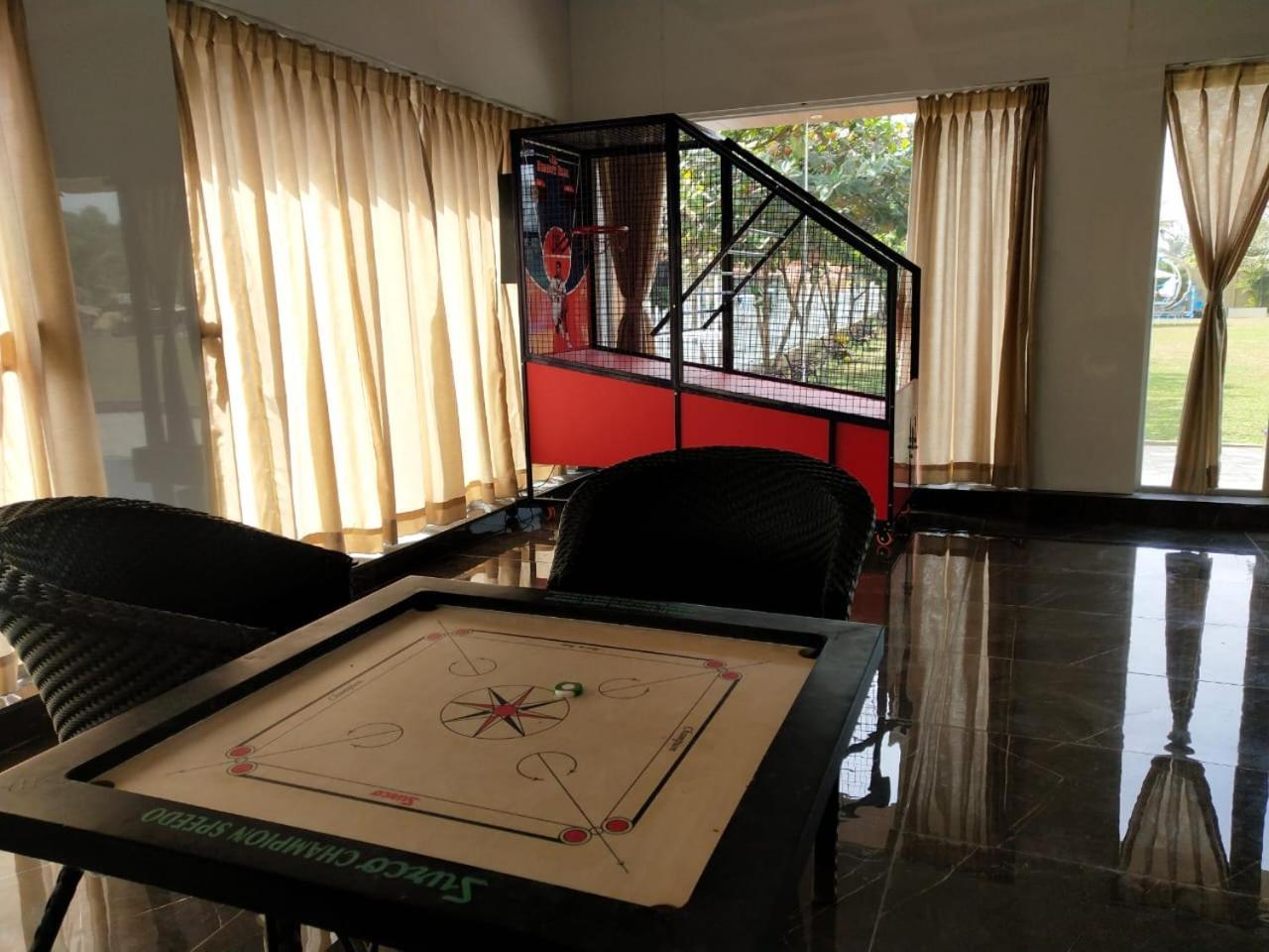 Paramount Riverfront Resort & Spa, Karjat Buitenkant foto
