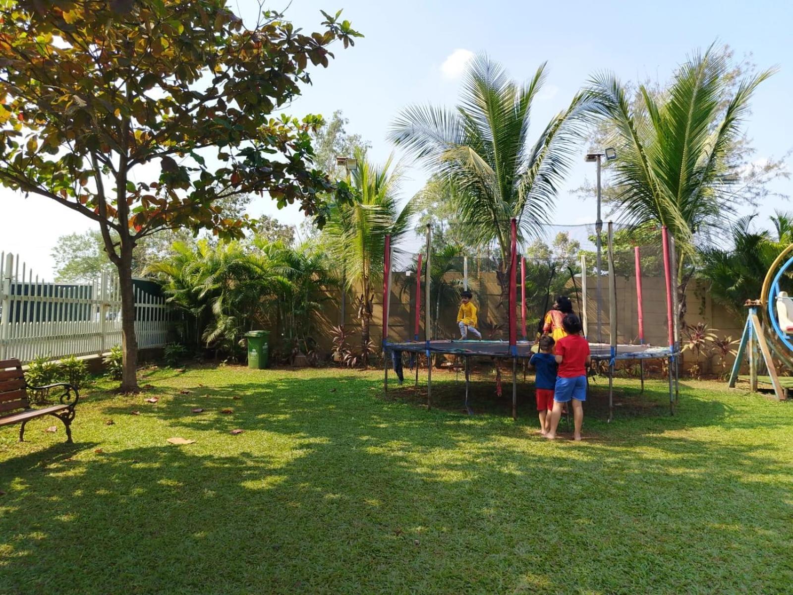 Paramount Riverfront Resort & Spa, Karjat Buitenkant foto